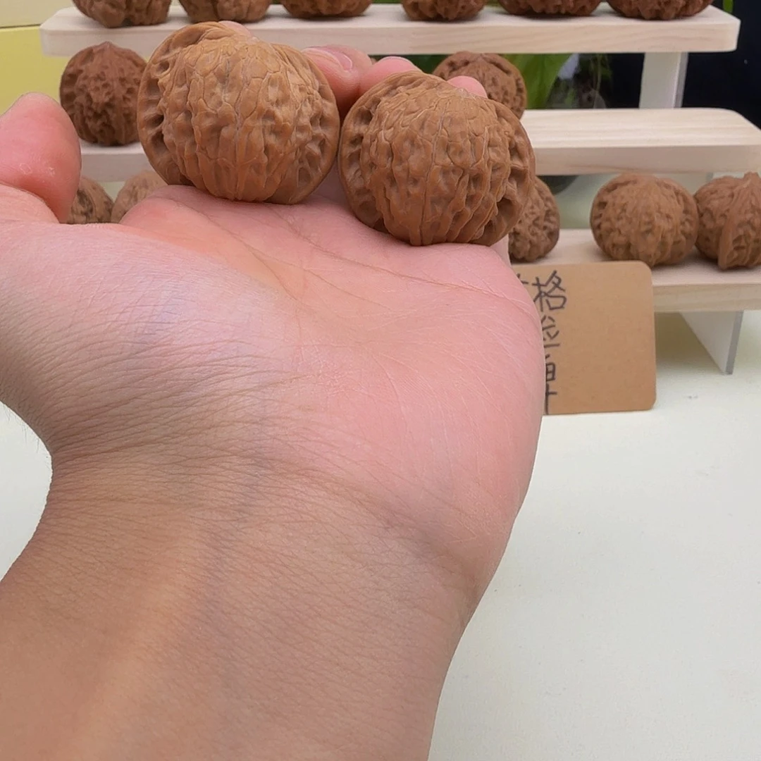 送一对文玩核桃顺丰包邮