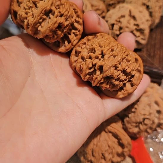 文玩核桃吊坠47狮虎