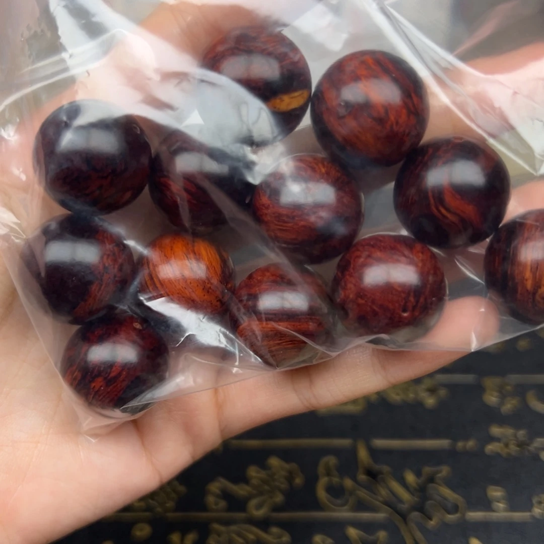 温***炭花梨木类其他红降20圆珠散珠（虫漏瑕疵）