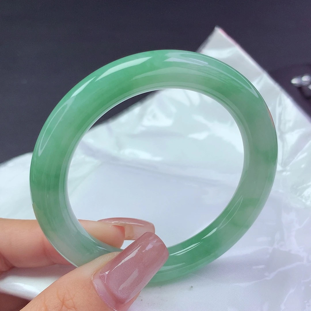 【闪购商品】翡翠手镯未镶嵌a 069001