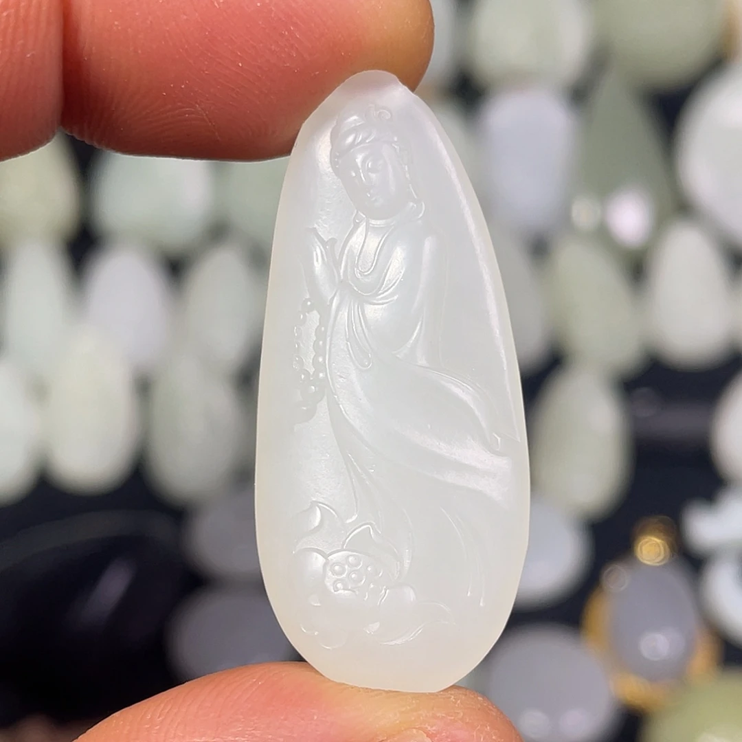 和田玉未镶嵌颈饰吊坠