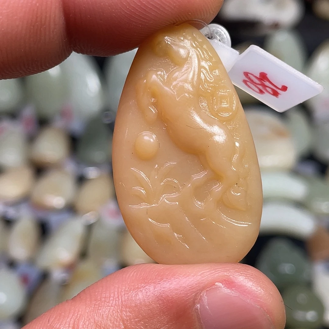 和田玉（糖玉）未镶嵌吊坠(不含链)吊坠