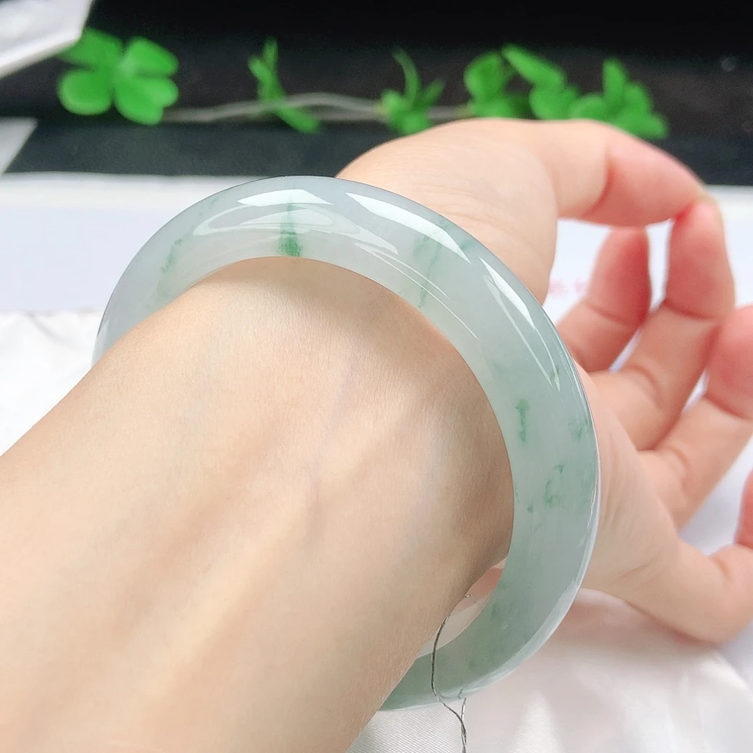 翡翠手镯未镶嵌57圈