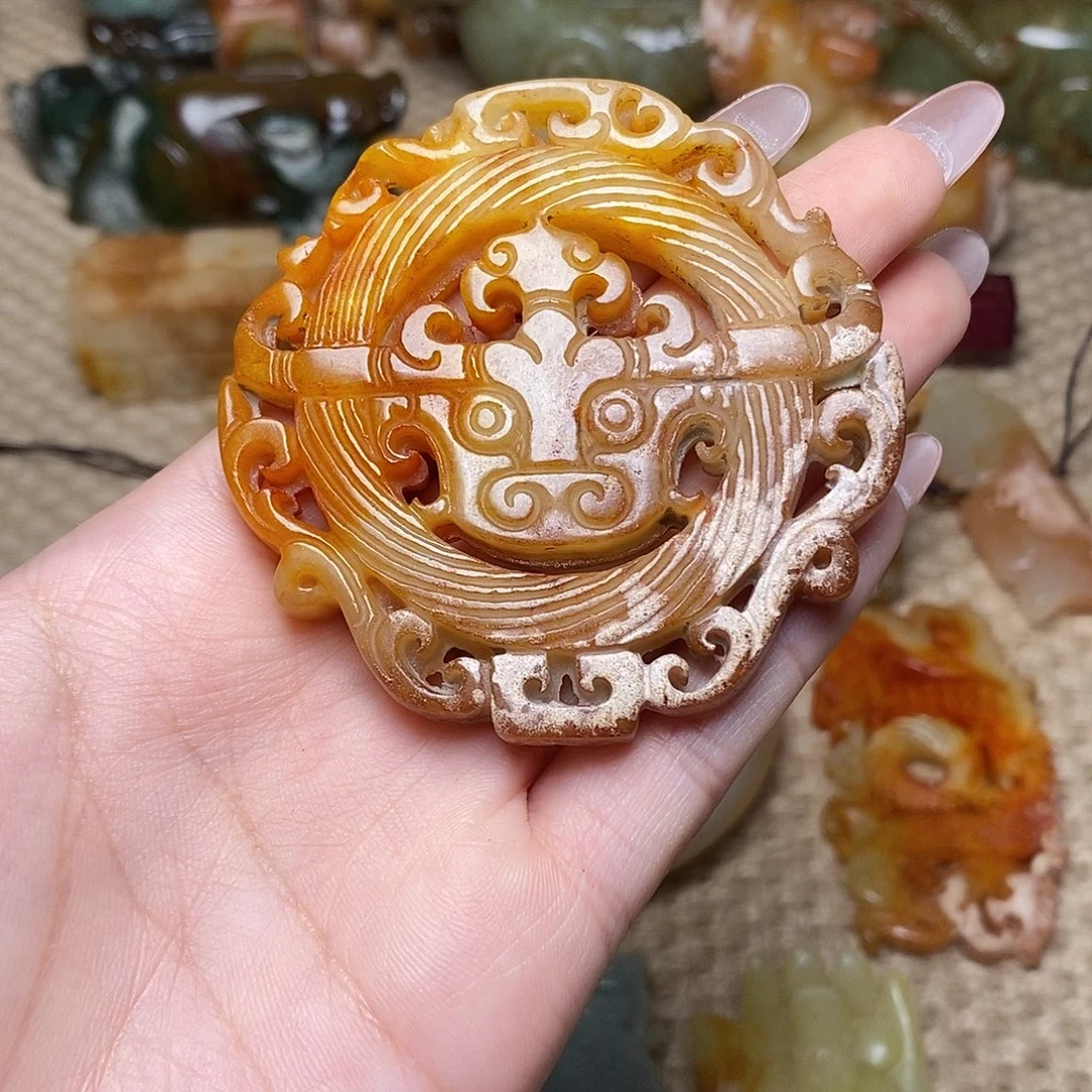蛇纹石玉未镶嵌颈饰