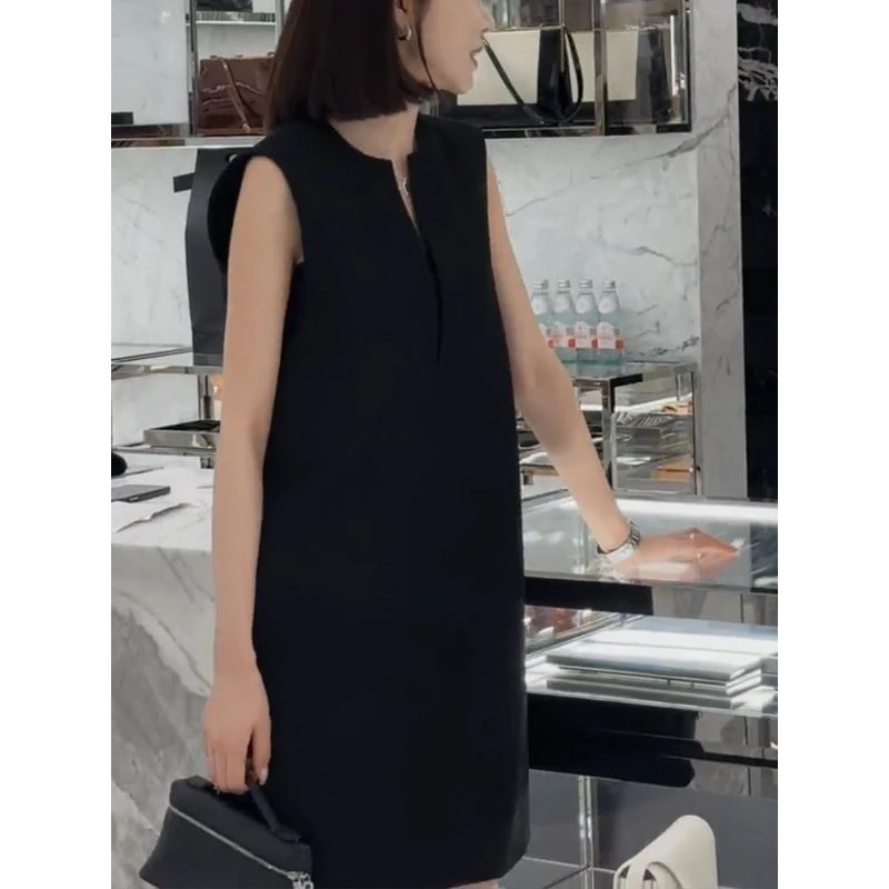 设计小众茶歇连衣裙宽松显瘦气质无袖背心裙子
