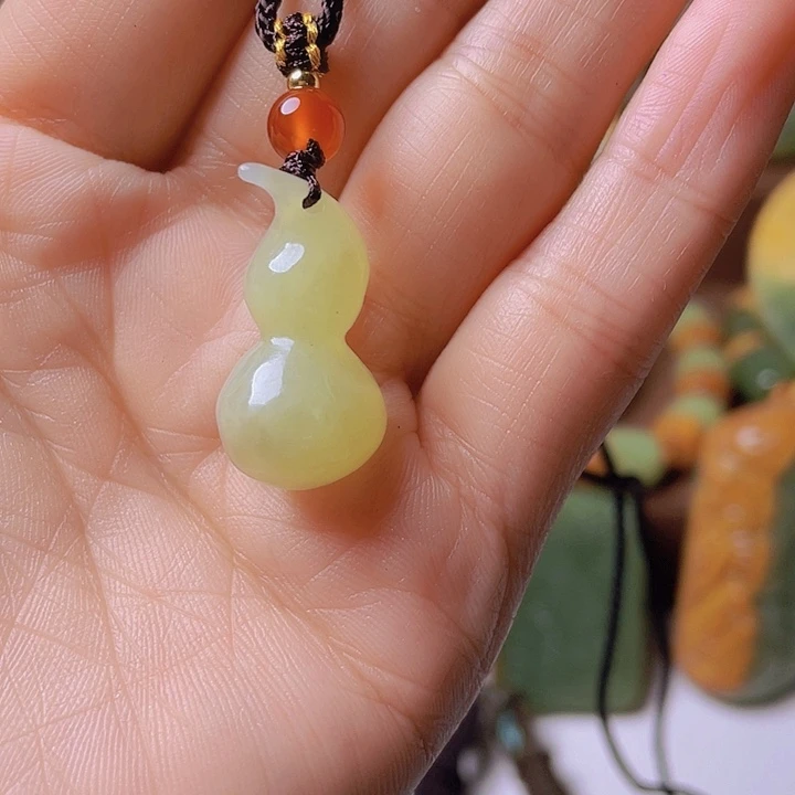 未镶嵌手串岫岩老玉（透闪石质玉）