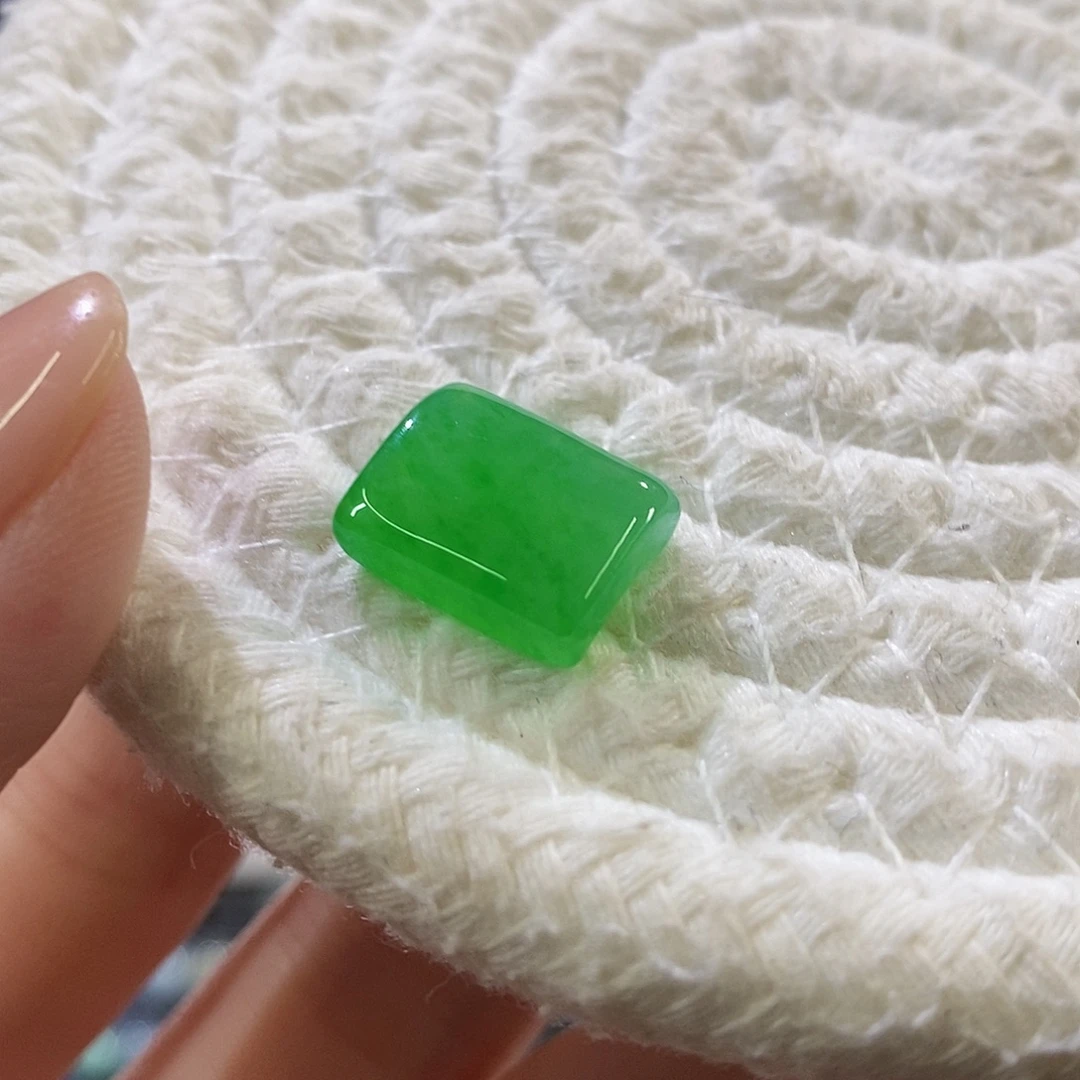 翡翠未镶嵌颈饰随行