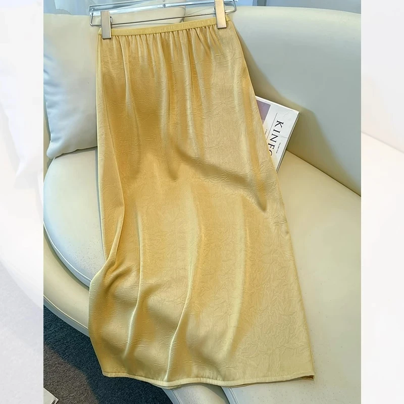 黄色醋酸缎面半身裙女夏季薄款2025新款垂感超好看直筒包臀a字裙