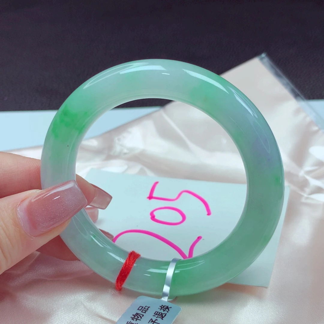 翡翠手镯未镶嵌v**i手镯54