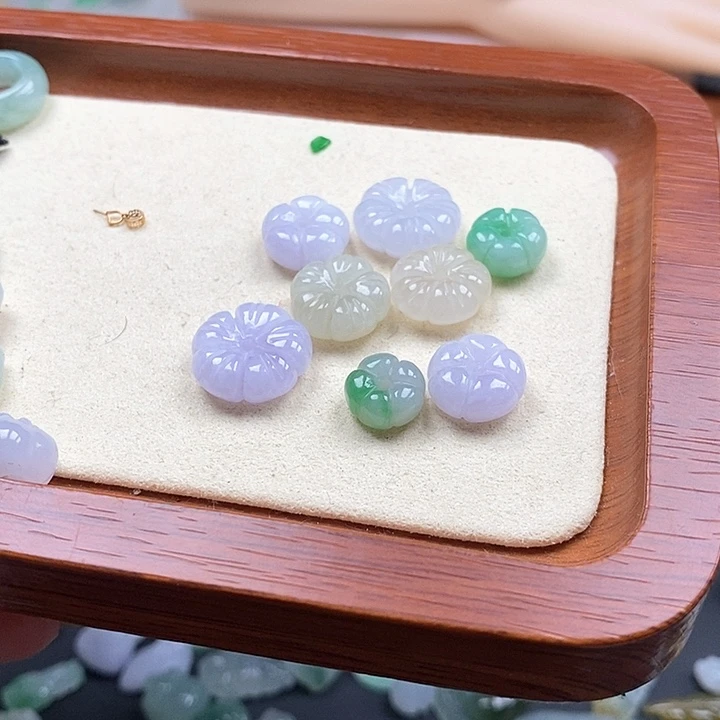 翡翠未镶嵌吊坠(不含链)一个60