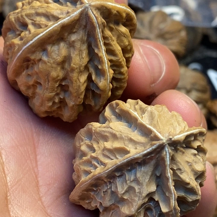 文玩核桃吊坠娜姐243