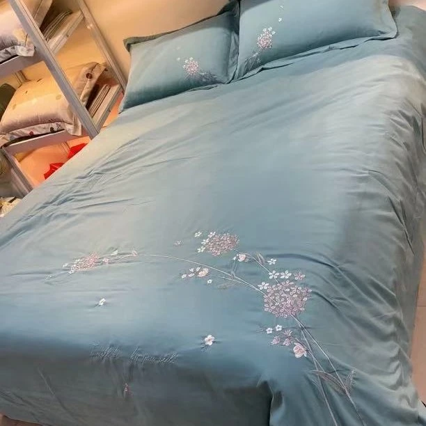 A透气床品套件宝蓝风床品四件套轻奢磨毛绣花被套