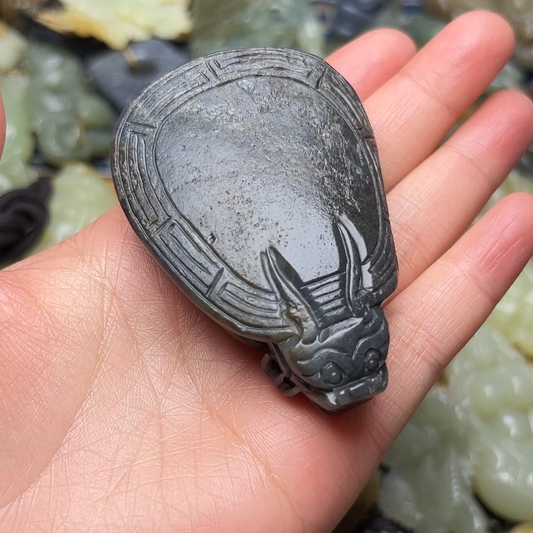 用***7和田玉未镶嵌挂件