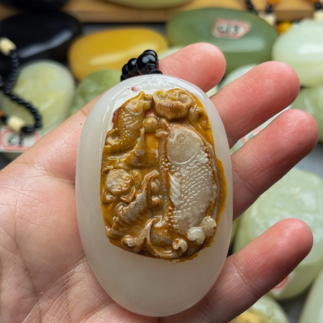 石材方解石手把件鱼