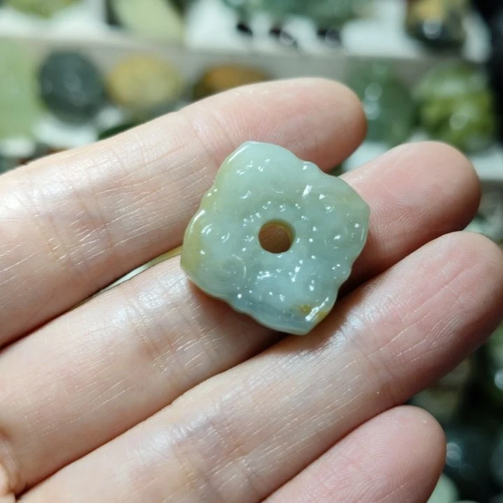 岫玉挂坠款式未镶嵌