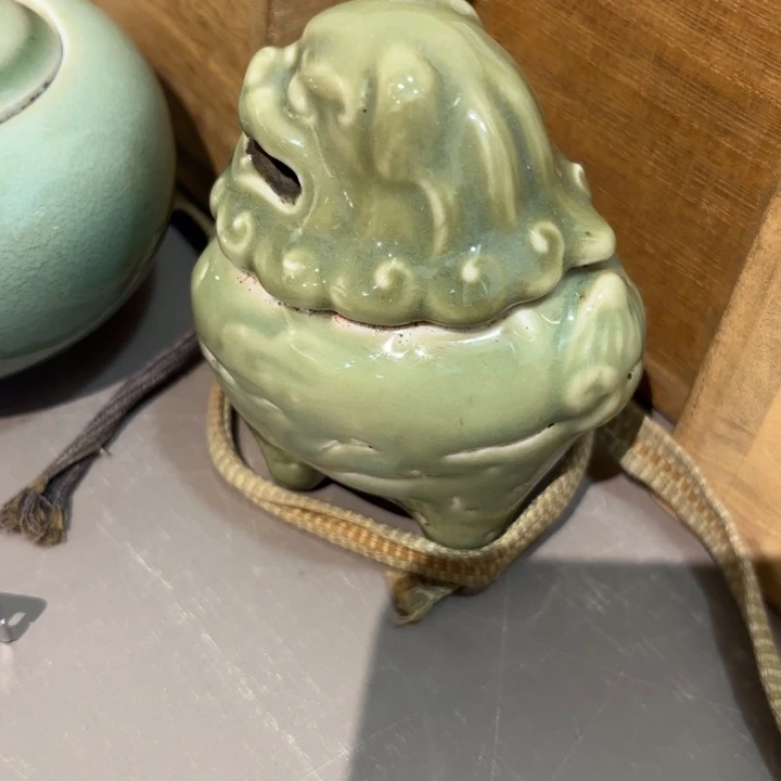 紫砂茶杯少****年非常美丽漂亮的物品