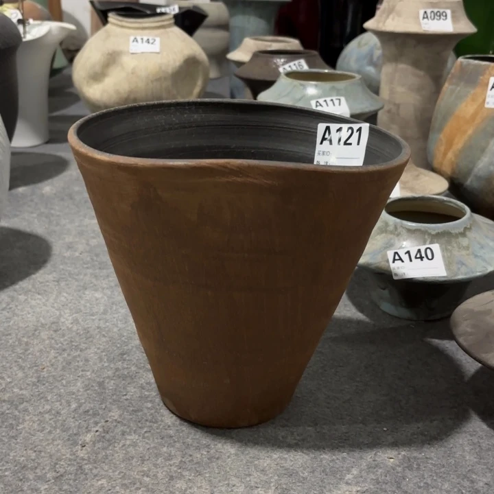 陶瓷十****草哇塞小珑福利花瓶A121