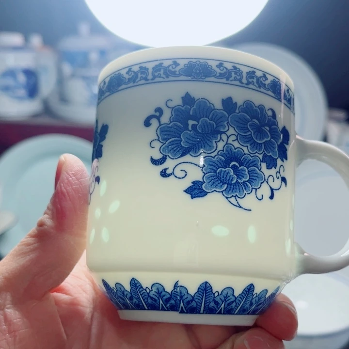 青花玲珑牡丹花办公杯无盖