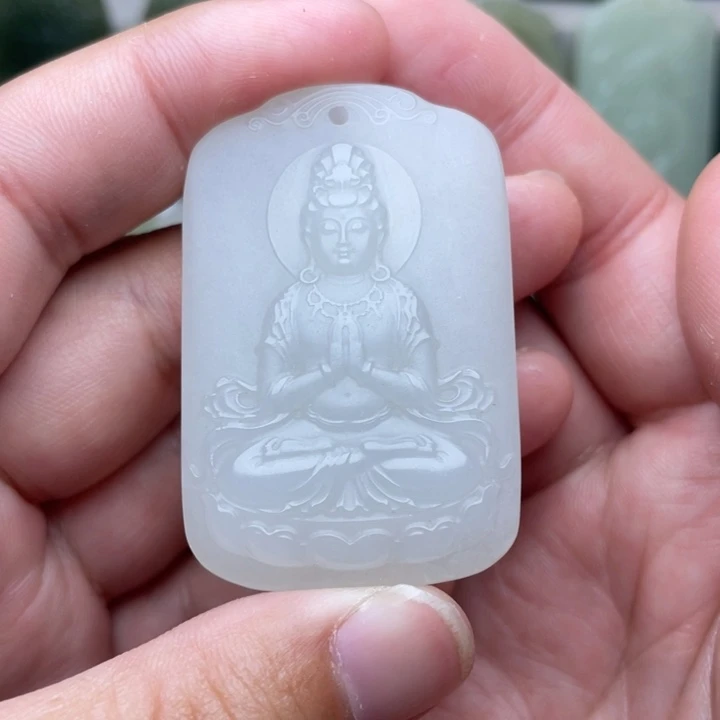 和田玉未镶嵌颈饰泡*