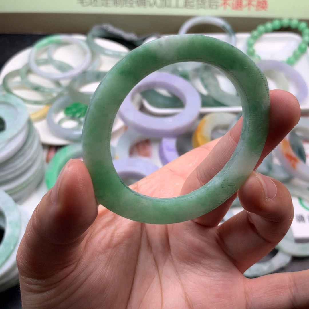 【闪购商品】定制翡翠手镯定制不退换未镶嵌L****里