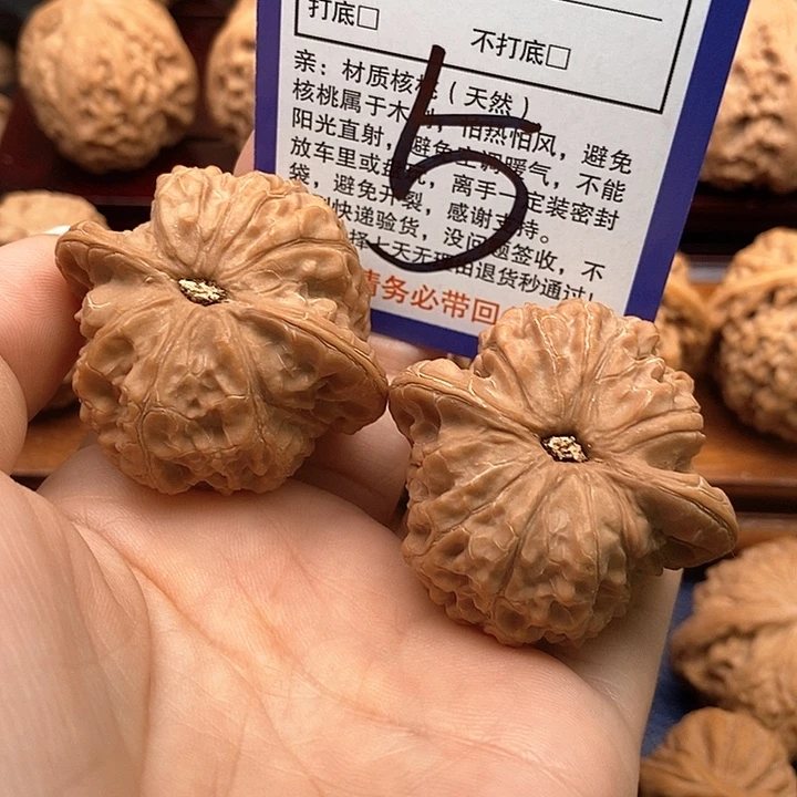 吊坠桃核血麒麟狮子头42