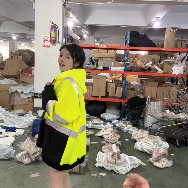 锦纶荧光绿外套发一均码