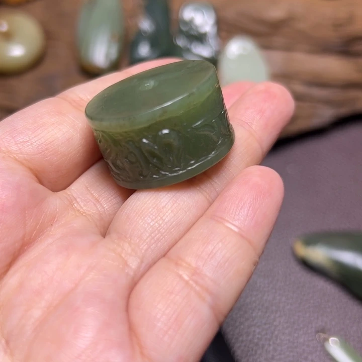 岫岩河磨玉（透闪石质玉）未镶嵌颈饰