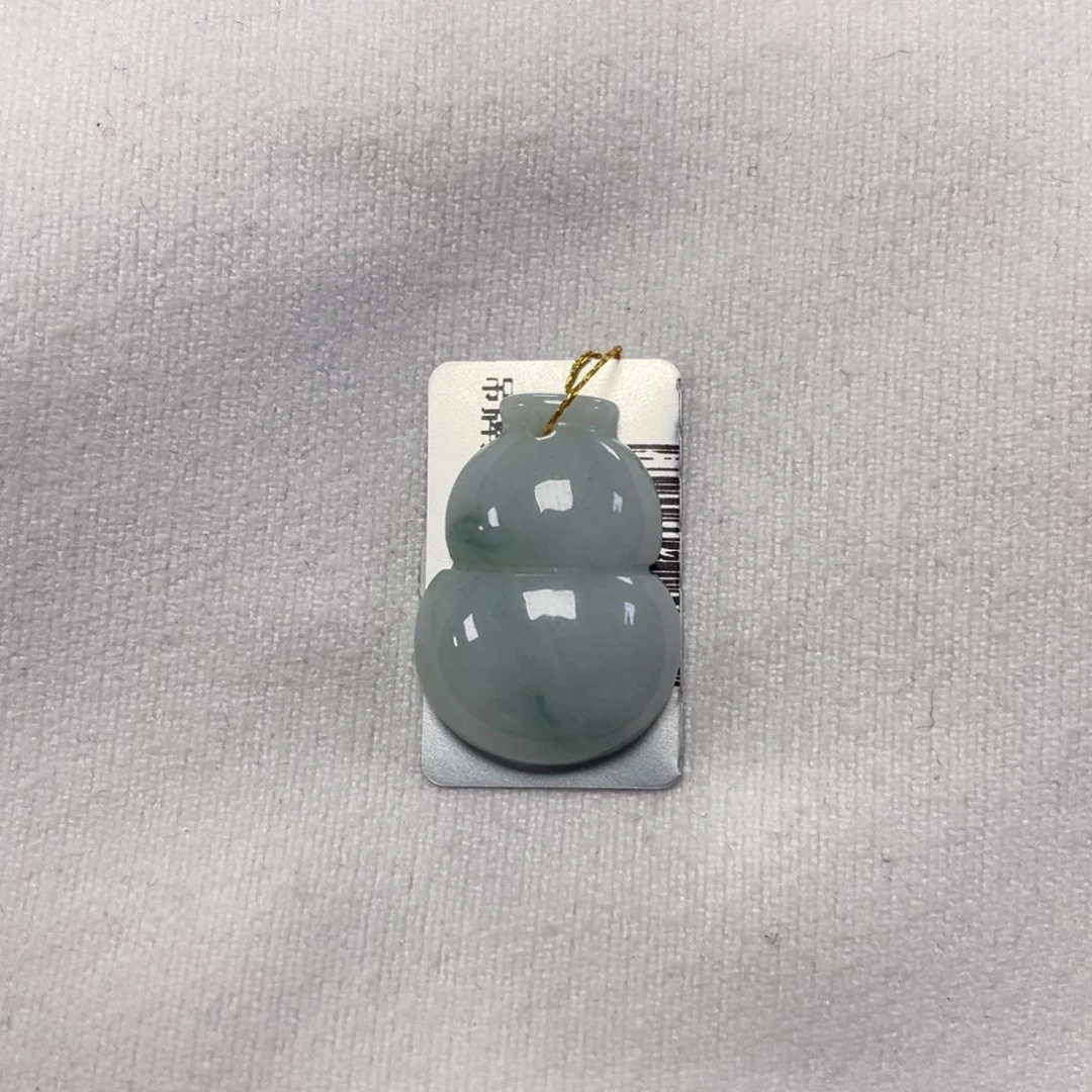 翡翠未镶嵌颈饰葫芦