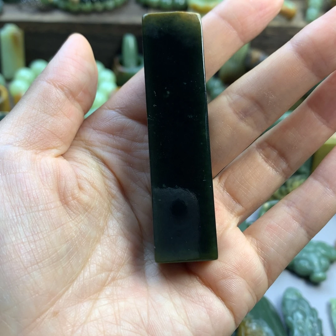 喝***杯未镶嵌岫岩河磨玉（透闪石质玉）珠宝奇石