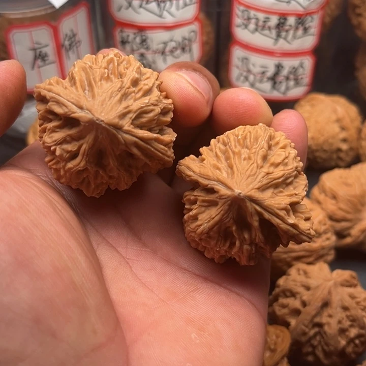 文玩核桃把件鸡心44