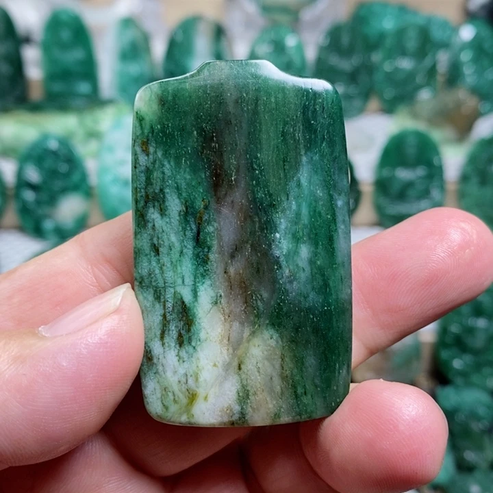 未镶嵌独山玉颈饰