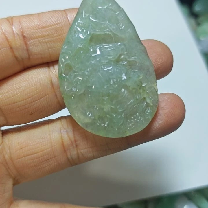 翡翠未镶嵌挂件龙吊牌