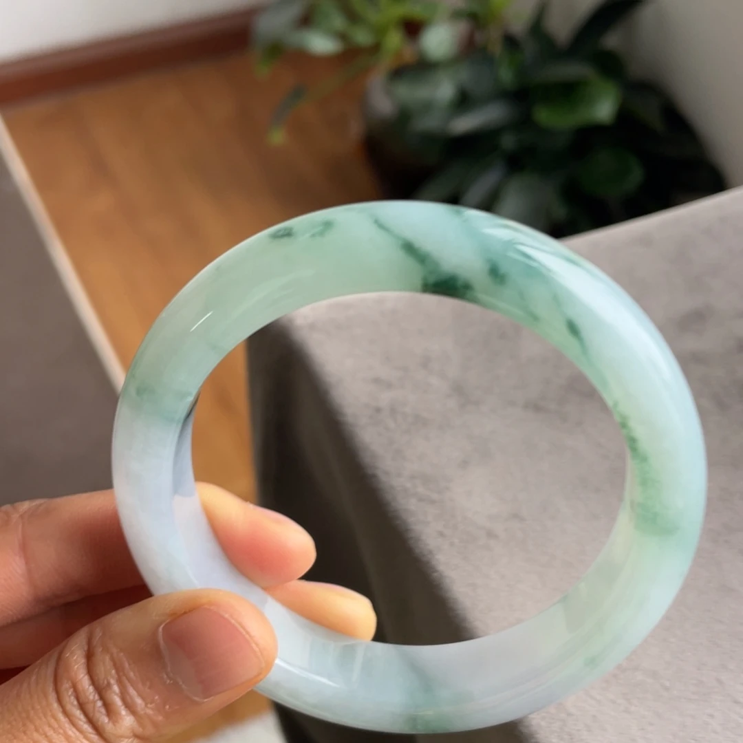 翡翠未镶嵌手镯飘花