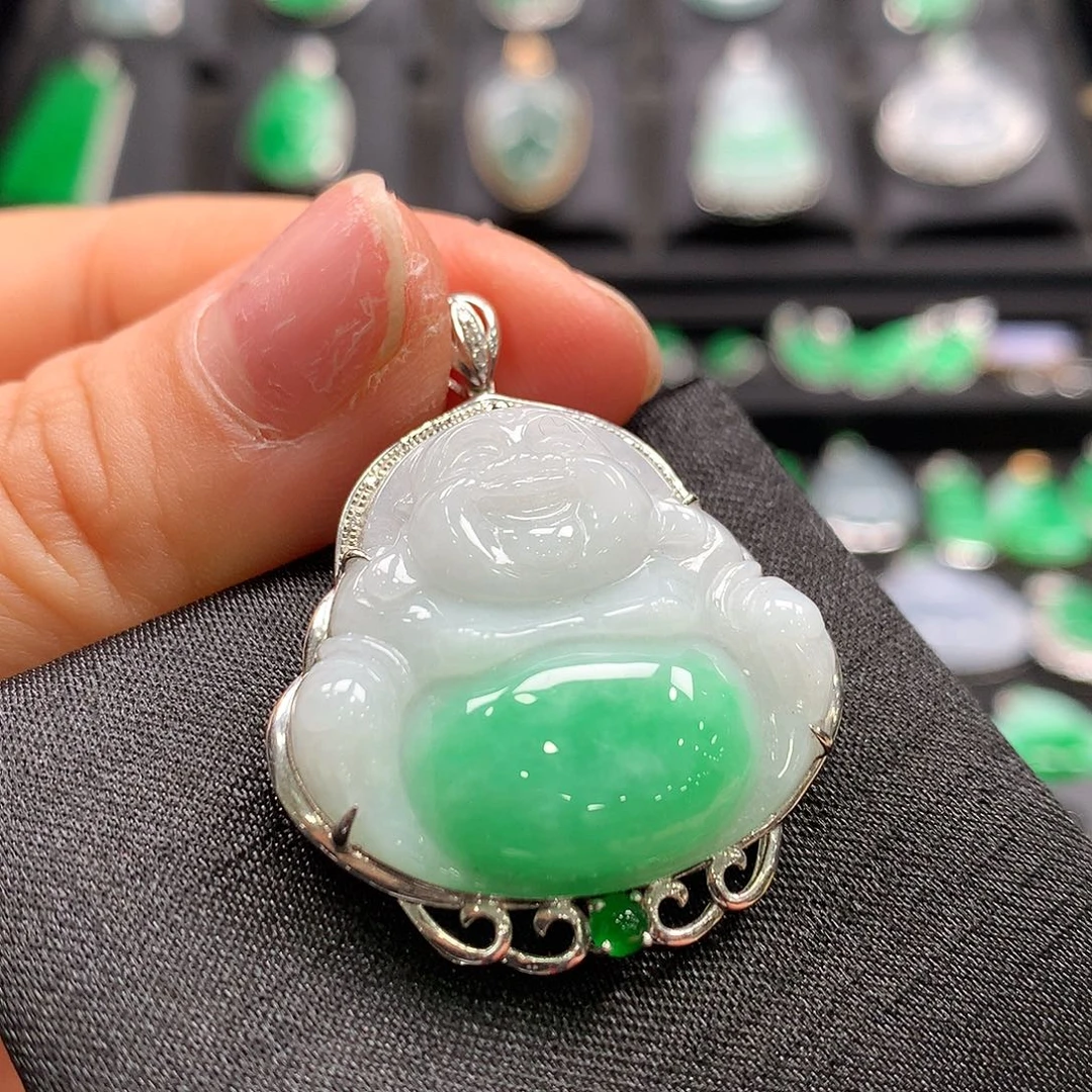 翡翠18K金镶嵌颈饰佛公