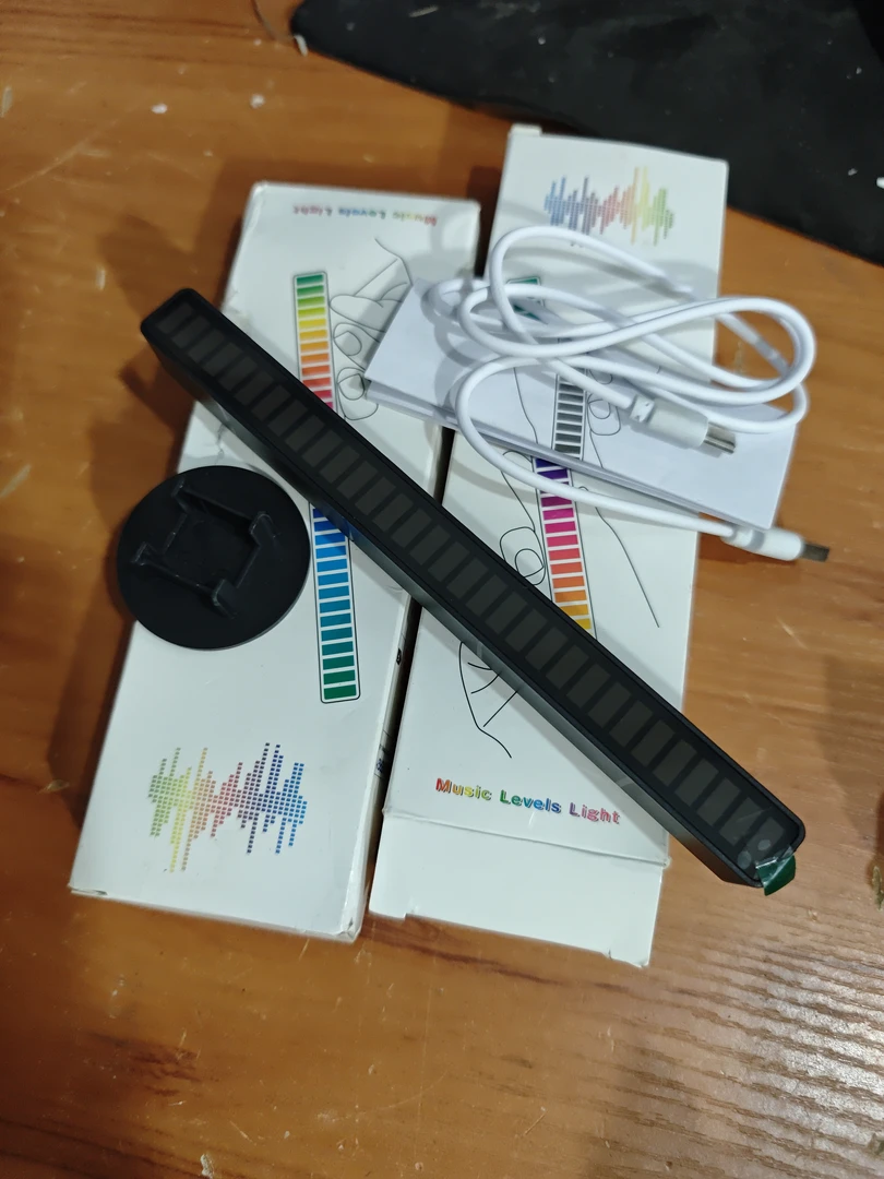 8新  音箱声控灯两个的价格。