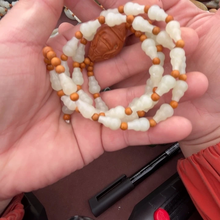 和田玉未镶嵌车挂