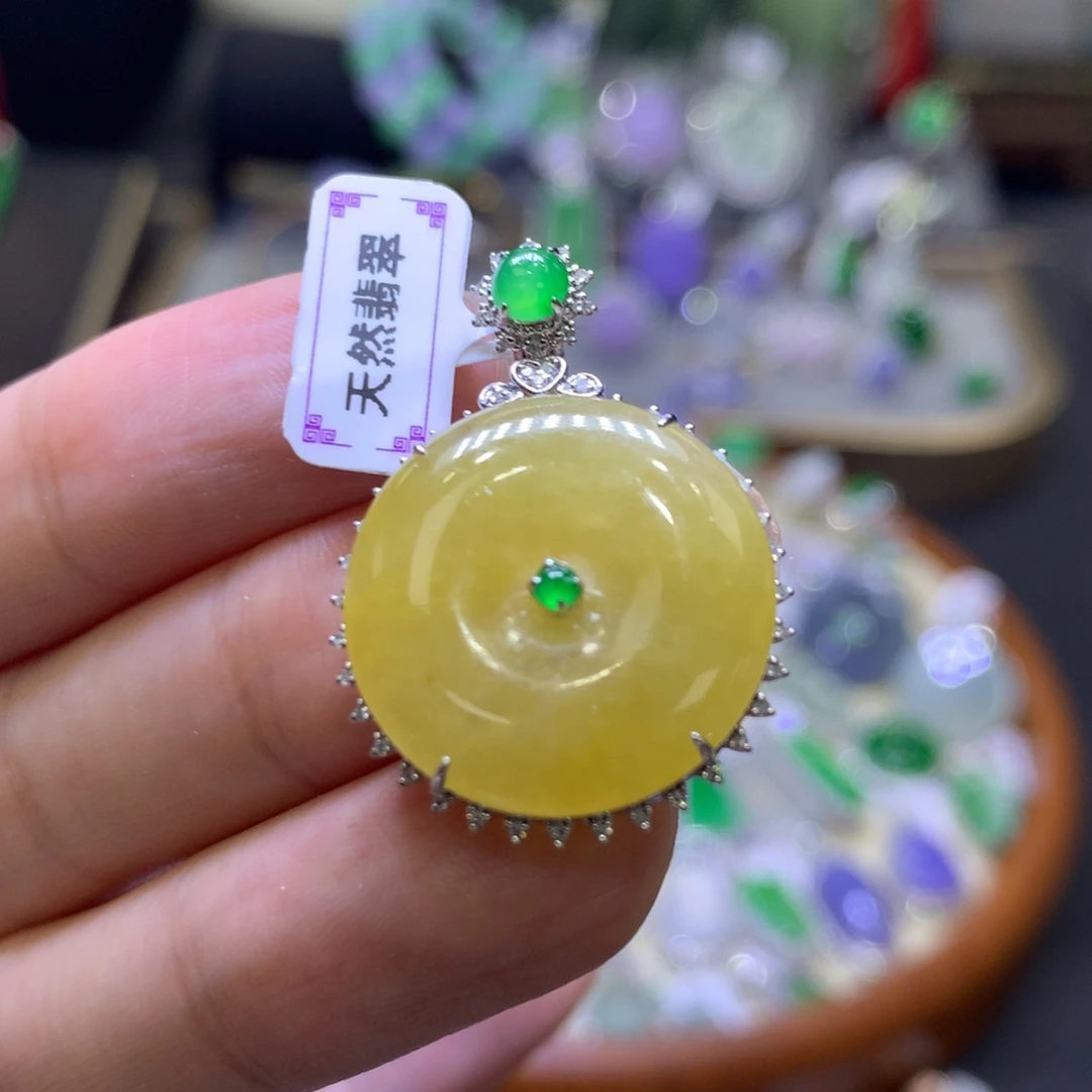 翡翠18K金镶嵌颈饰翡翠玉石吊坠项链