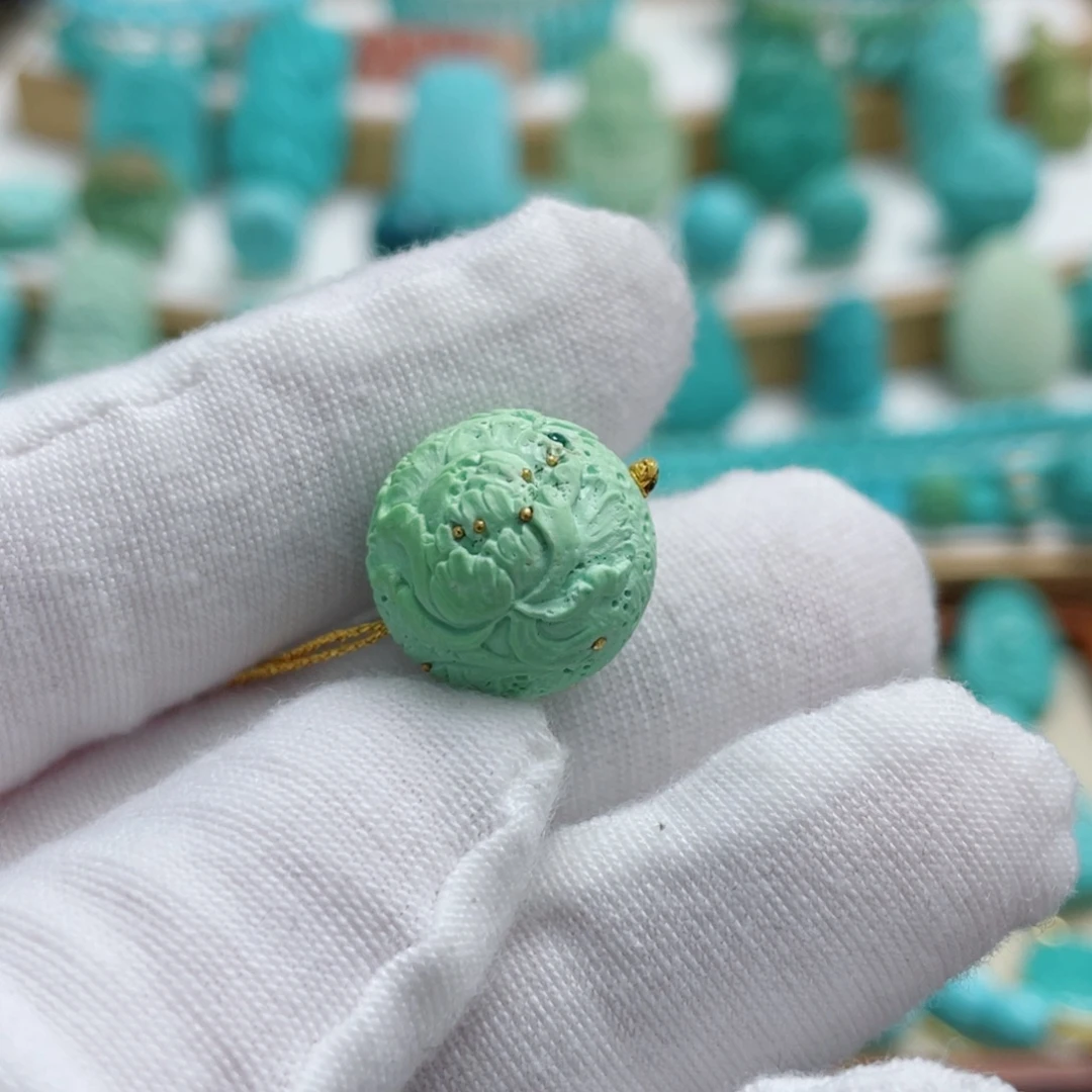 绿松石未镶嵌珠宝奇石