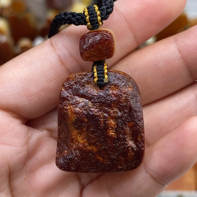 【闪购商品】琥珀颈饰未镶嵌