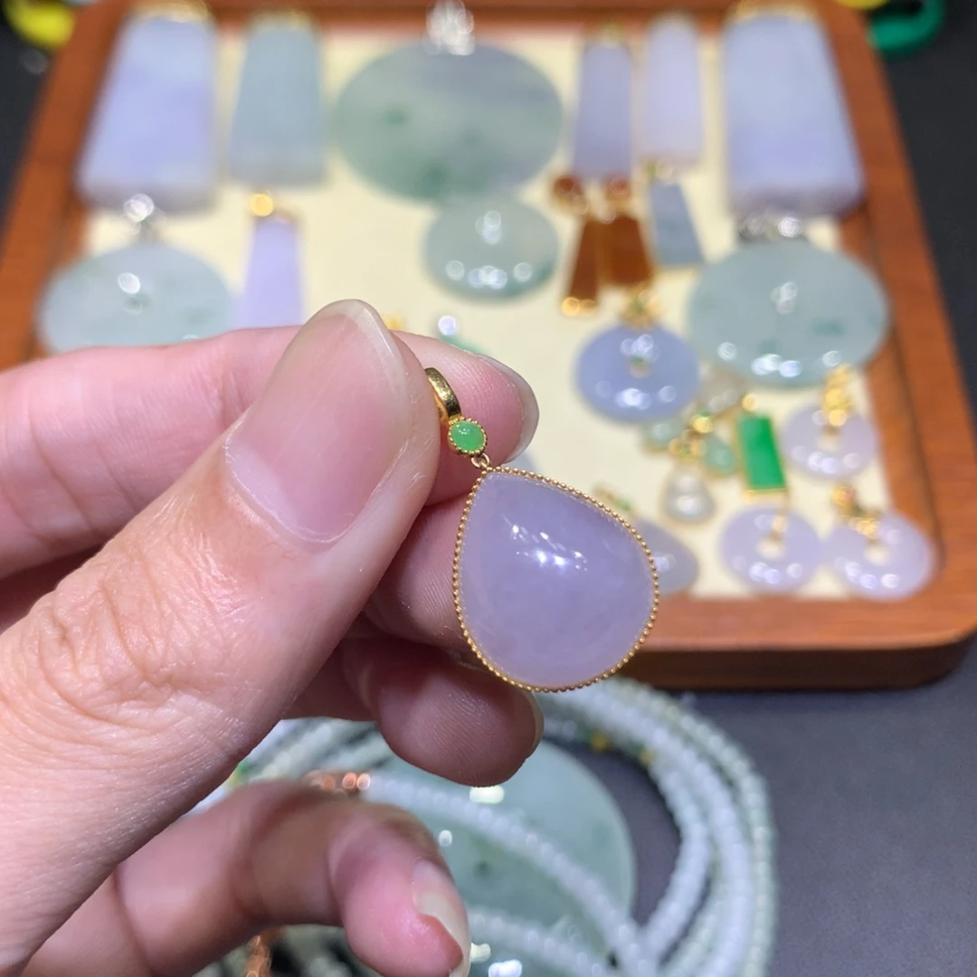 吊坠(不含链)18K金镶嵌翡翠