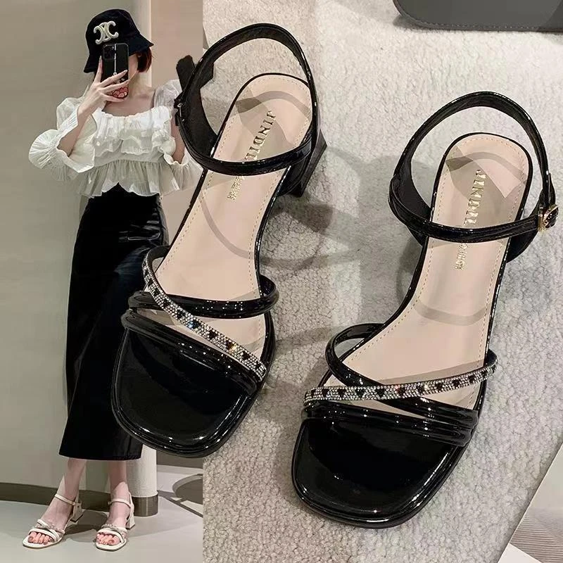 {退货补运费}法式凉鞋高档2025夏季新款一字百搭时尚女士露趾低跟