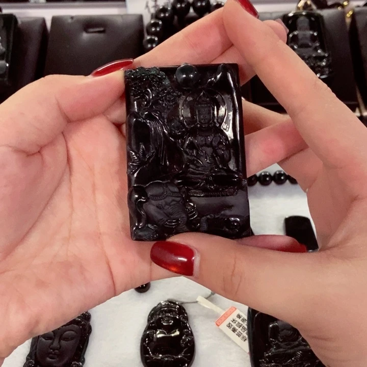 z***s翡翠未镶嵌颈饰翡翠