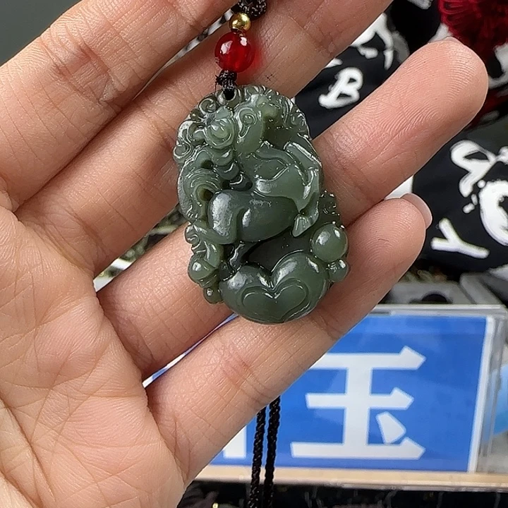 颈饰未镶嵌和田玉