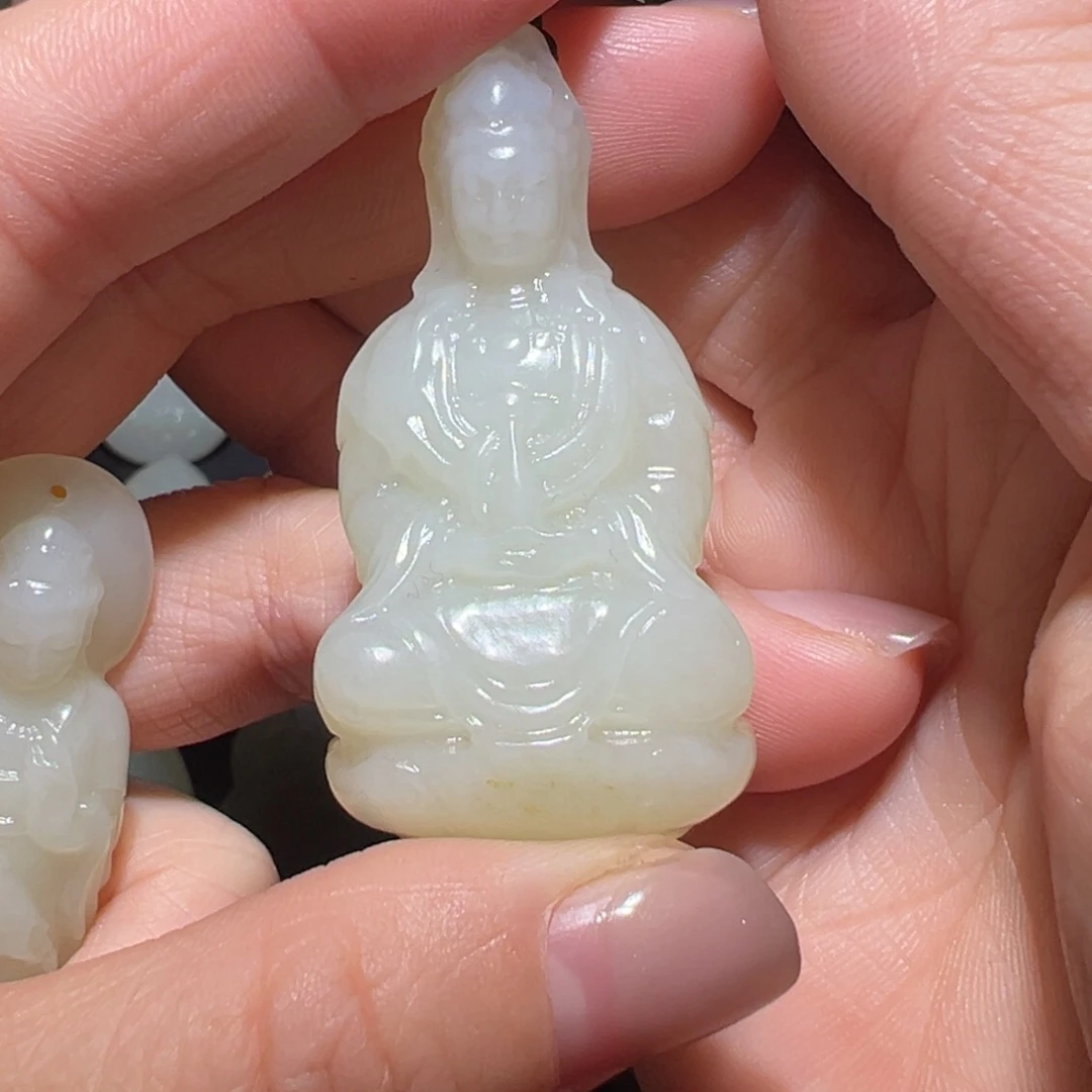 颈饰未镶嵌和田玉哎**生