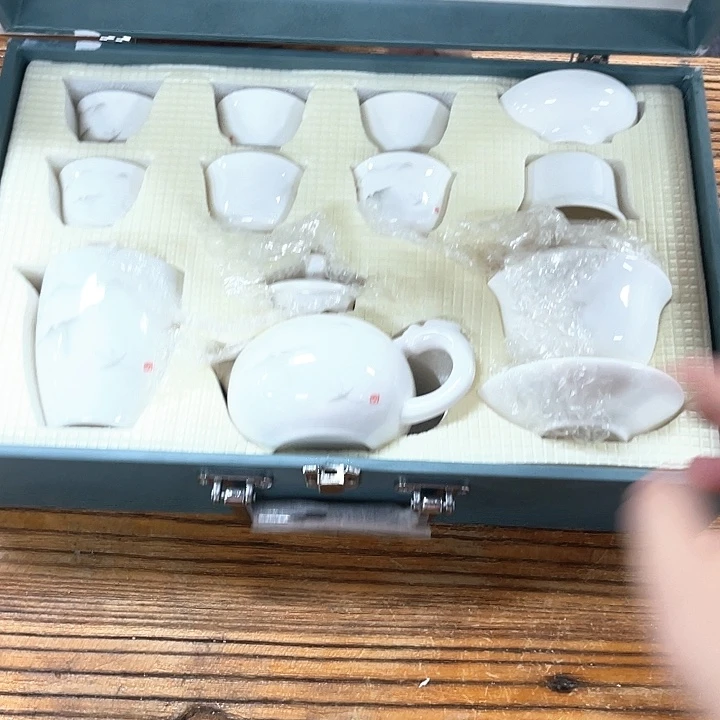 孤品茶具套装等。