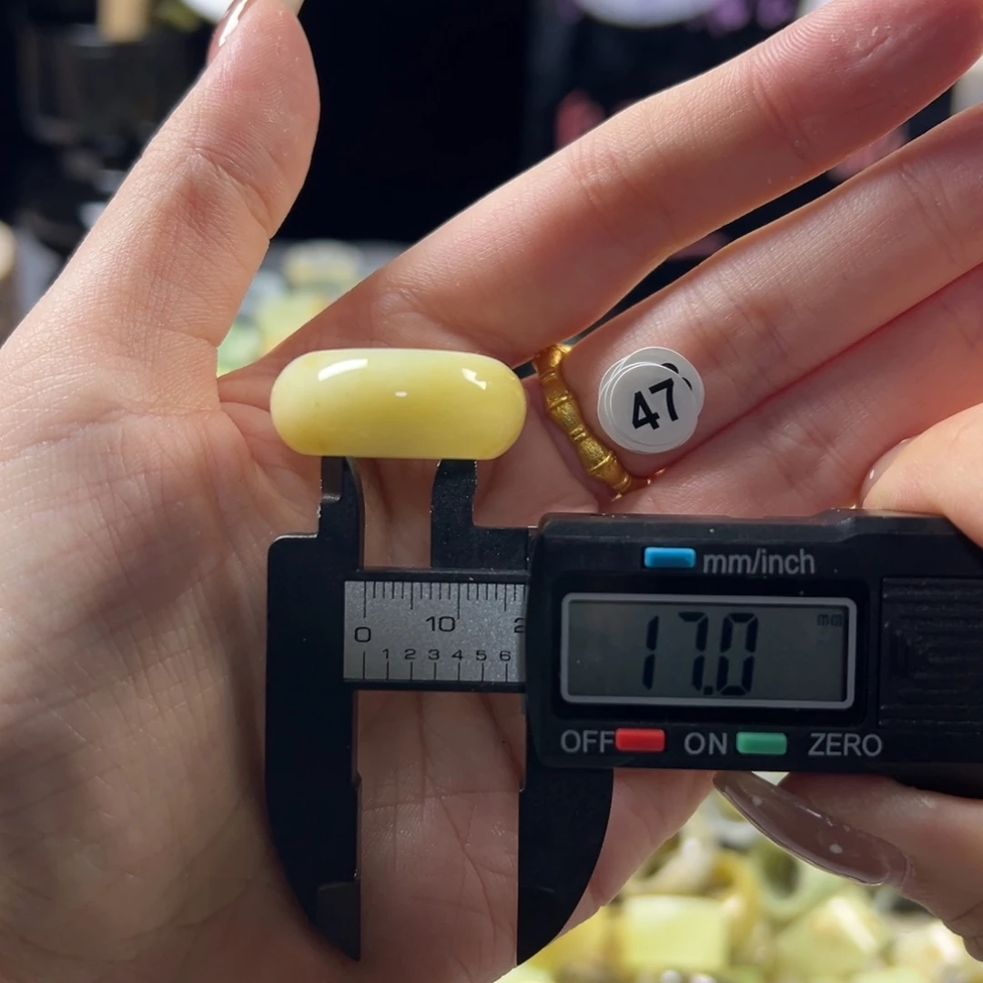 蛇纹石玉未镶嵌戒指