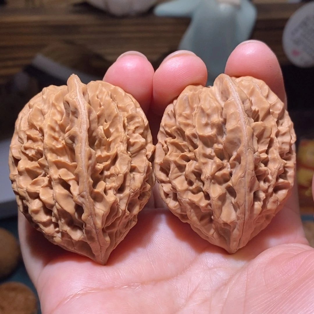 文玩核桃吊坠38招财鼠。微瑕