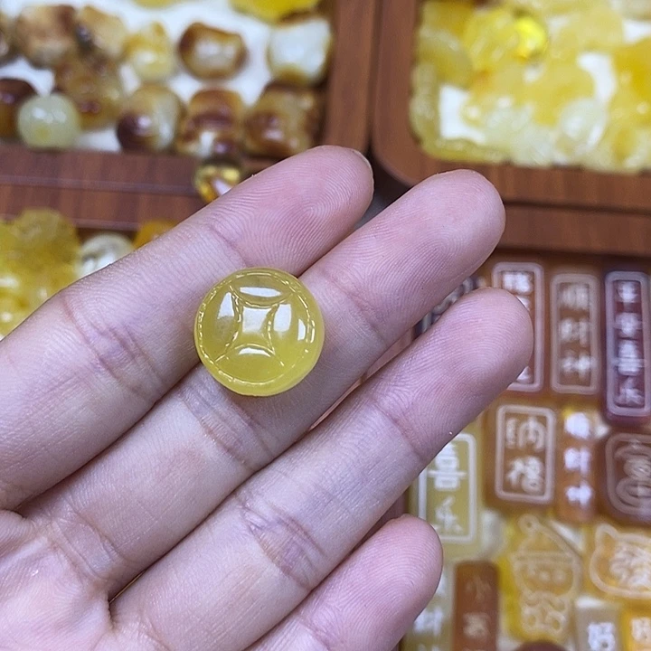 吊坠橄榄核钱币95