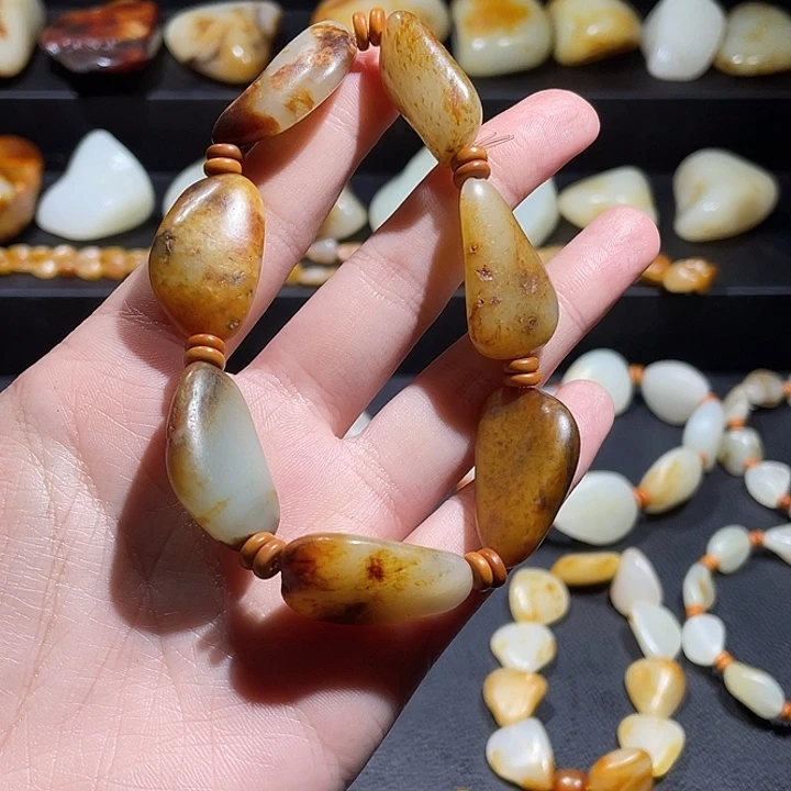 志***地未镶嵌手链和田玉