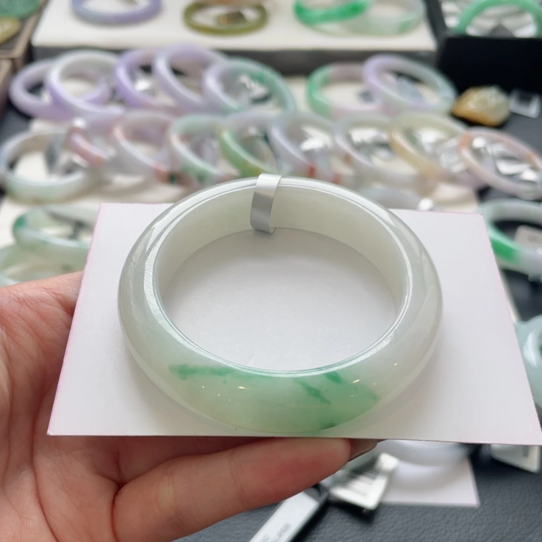 翡翠未镶嵌手镯31号53.8正圈有纹裂